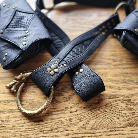 Leather Dragon Dreaming Pocket Belt ๐ - Picture 6 of 7